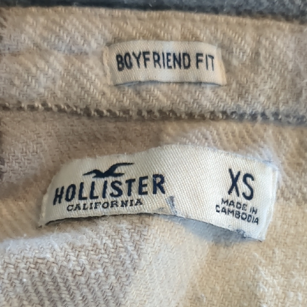 Hollister Tan Boyfriend Fit Sweater XS